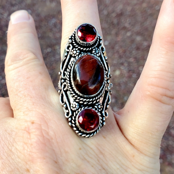 New Red Tiger Eye and Garnet 925 Silver Statement Ring. - Picture 9 of 16